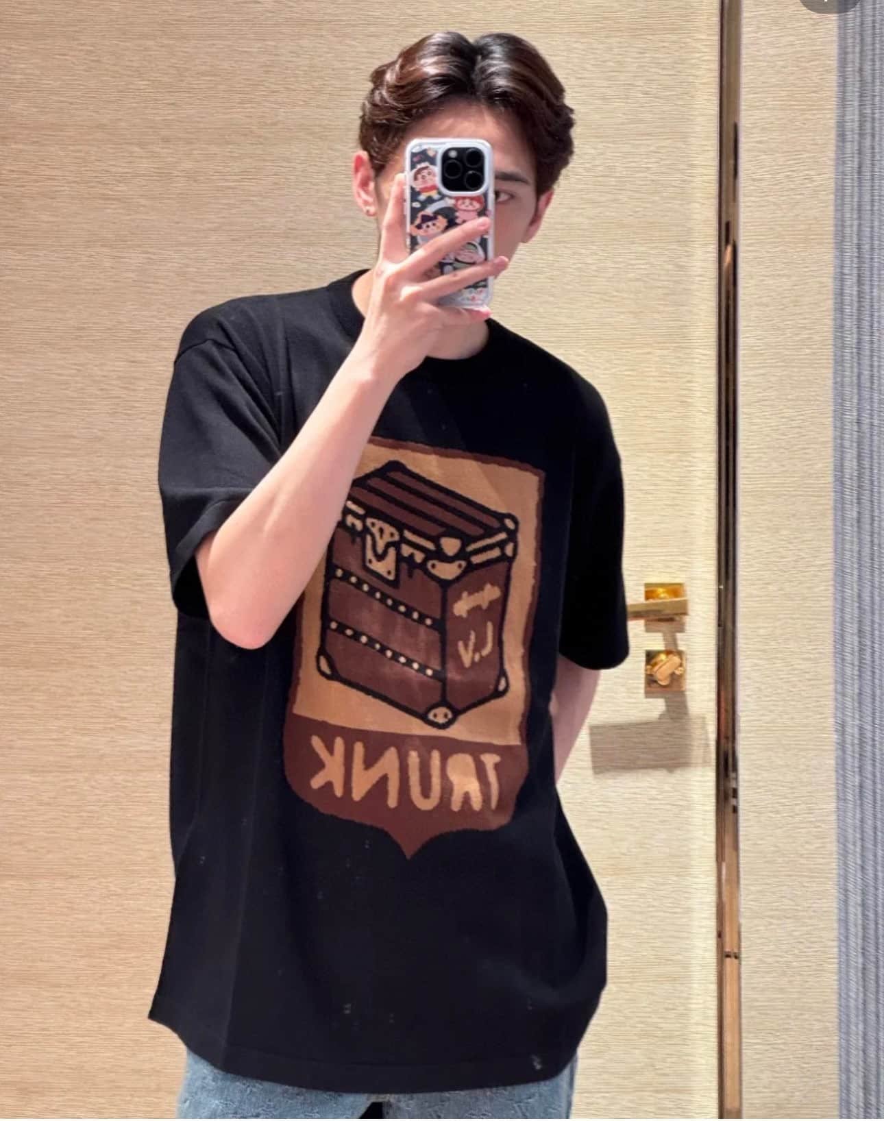 Graphic Short-Sleeved Crewneck