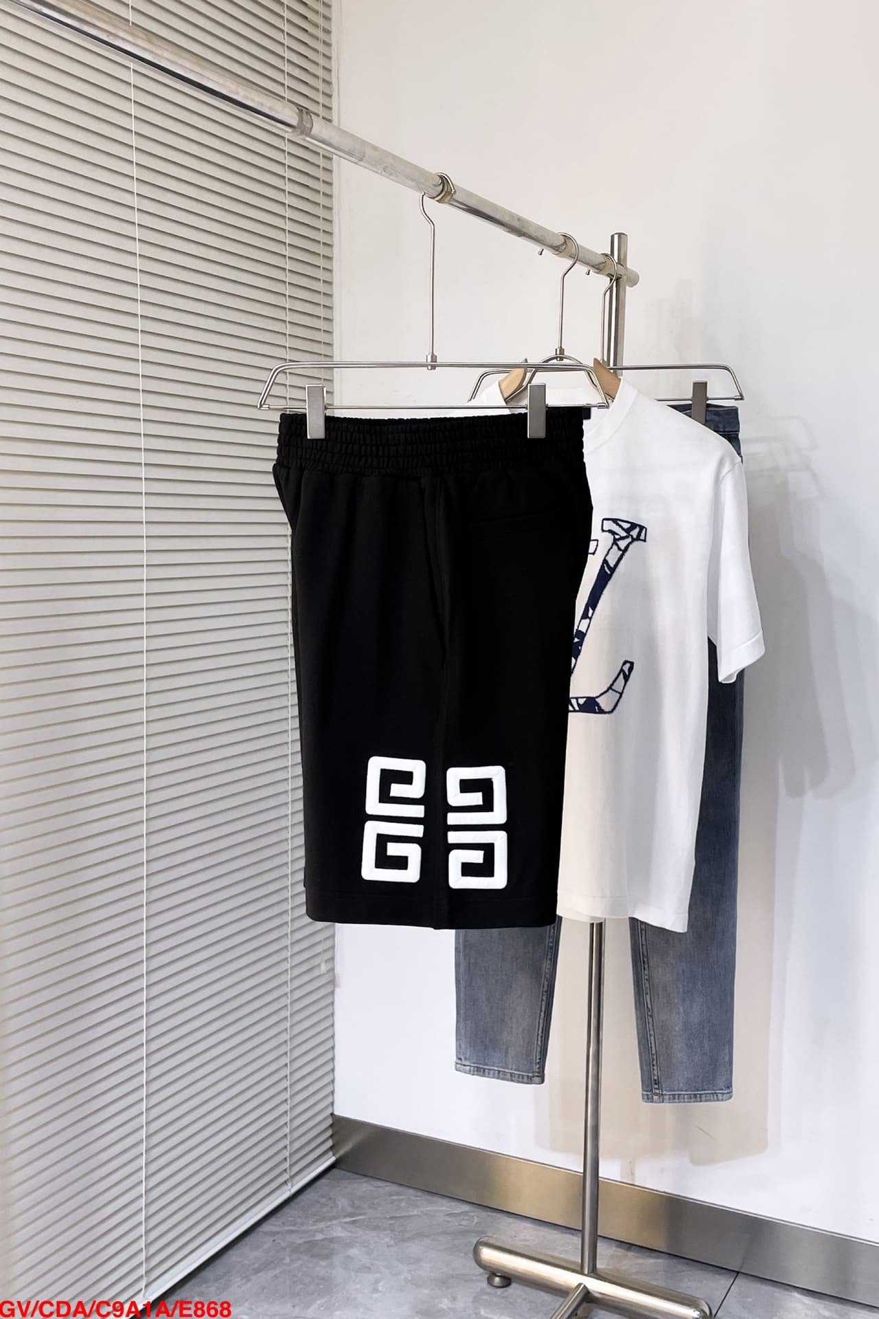 Givenchy 4G bermuda shorts in fleece