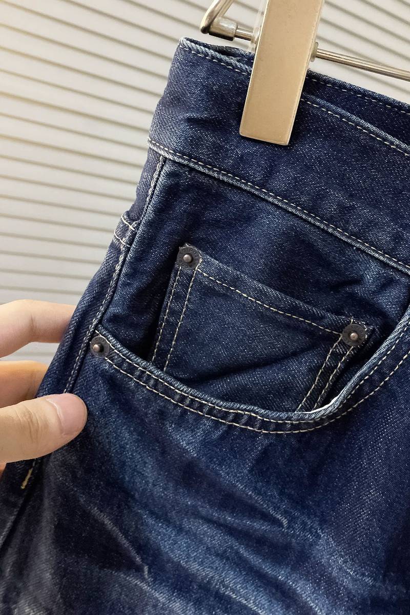 Loose fit jeans