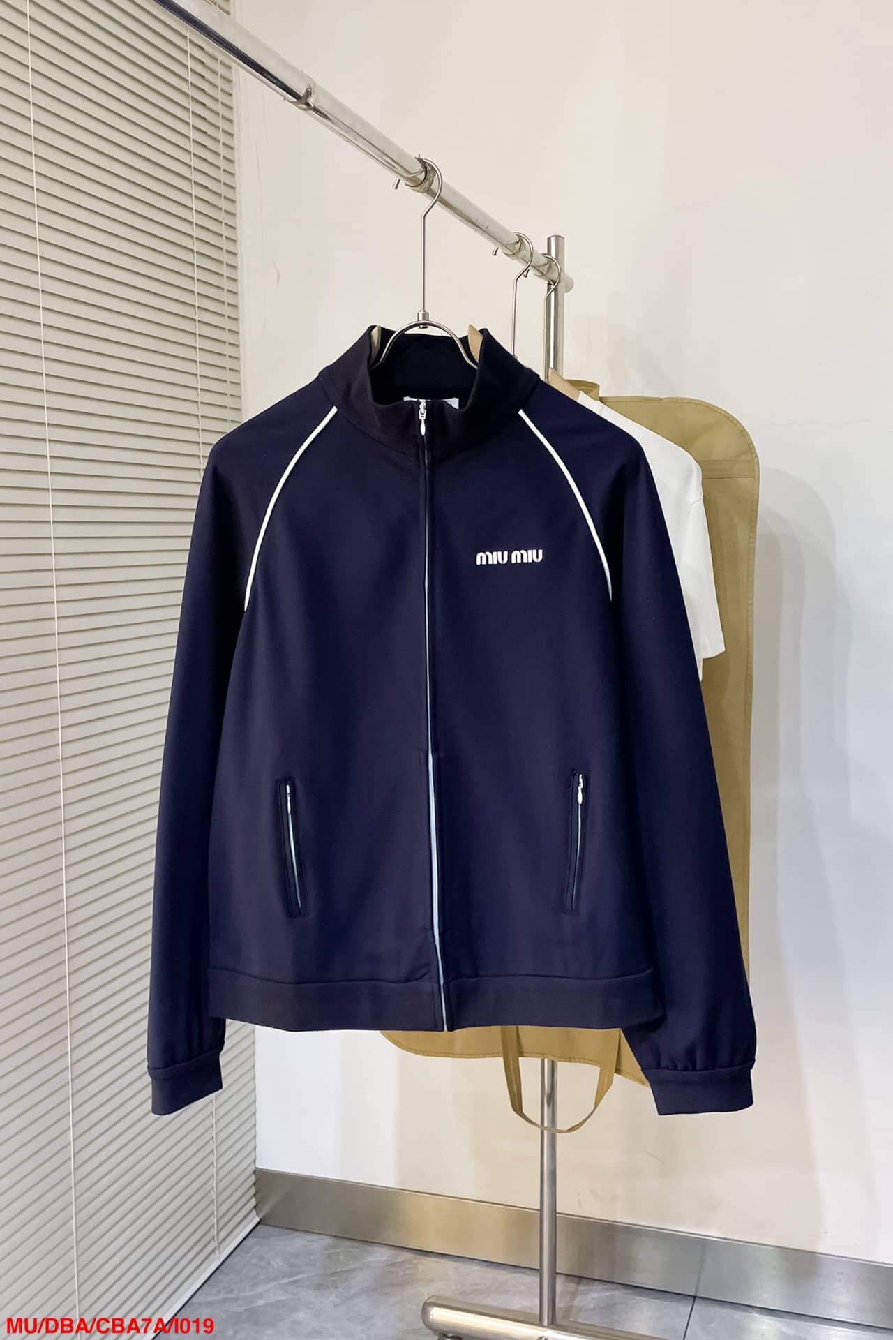 Nylon sweatshirt