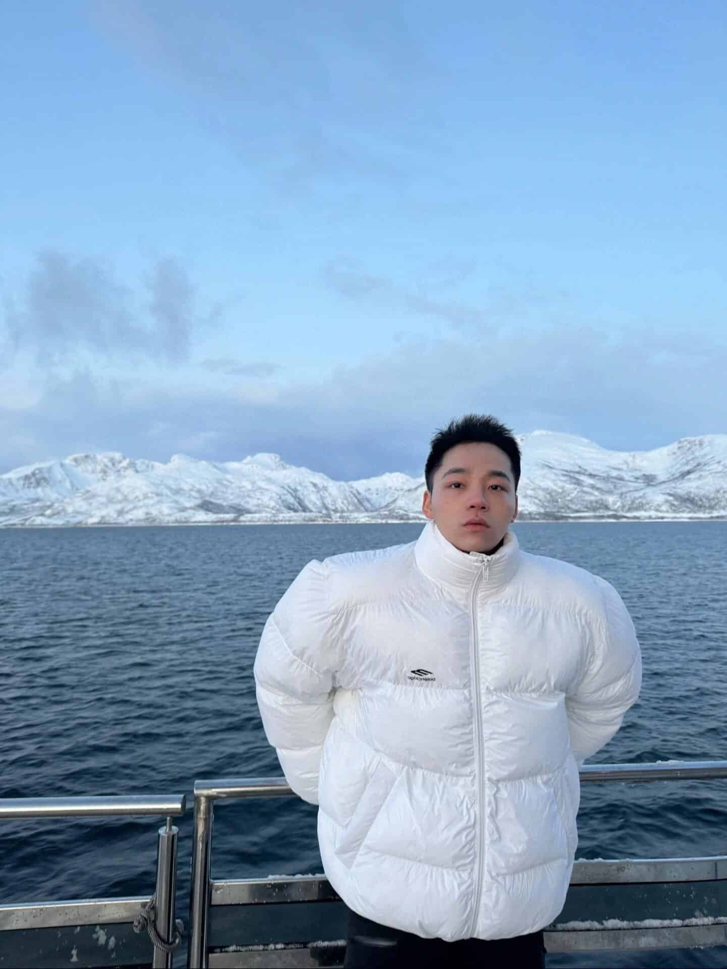 Ski down jacket