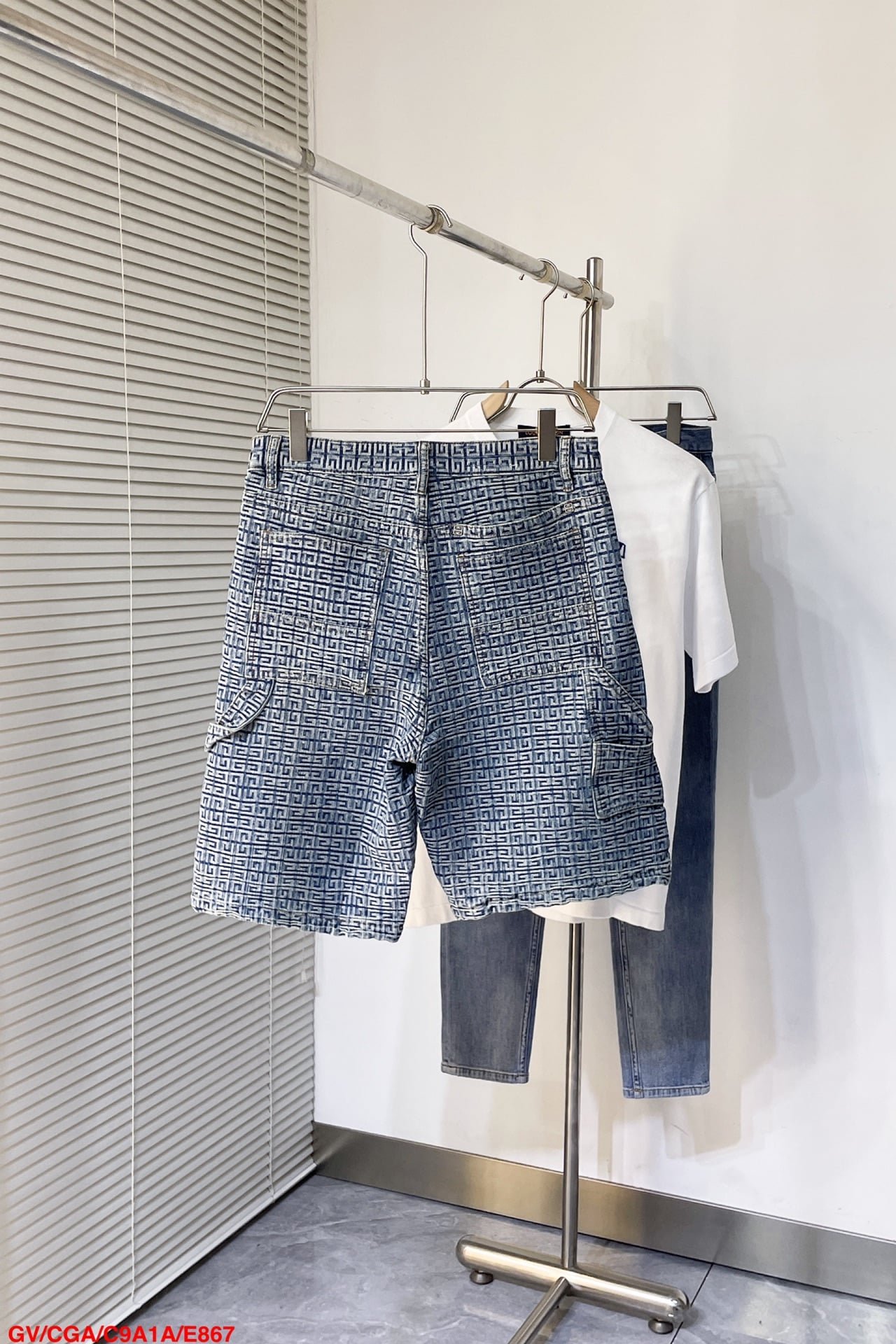 Givenchy 4G shorts in denim