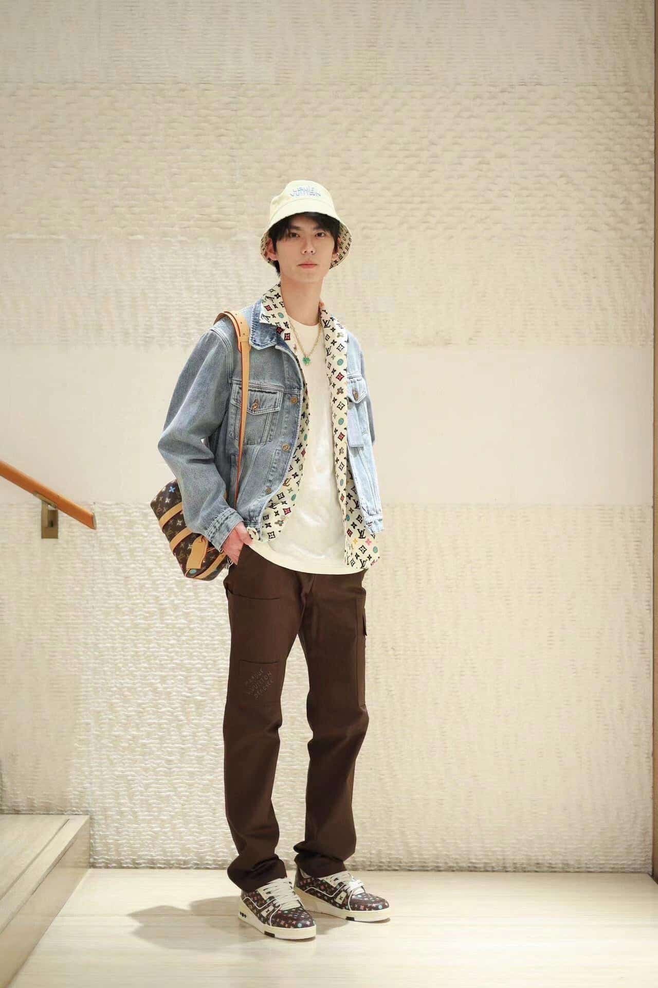 LV Signature Cotton Cargo Pants