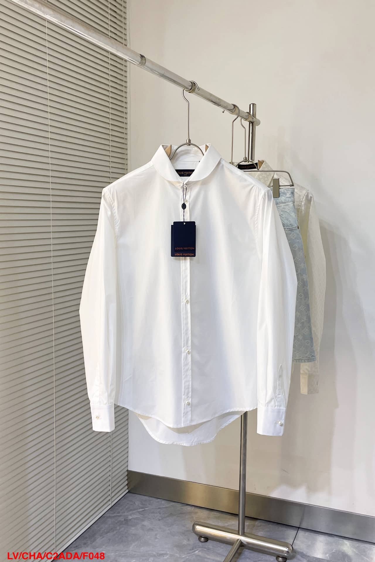 LV Fitted Long-Sleeved Cotton Shirt With Pearl Buttons