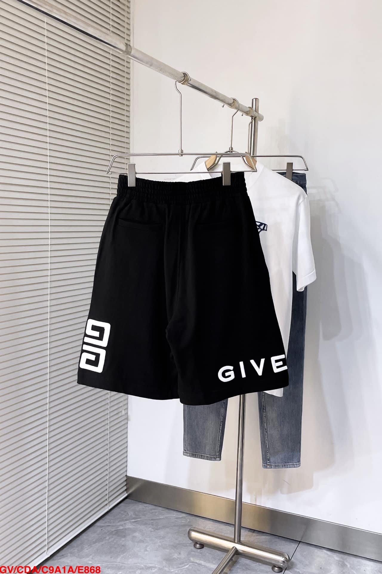 Givenchy 4G bermuda shorts in fleece