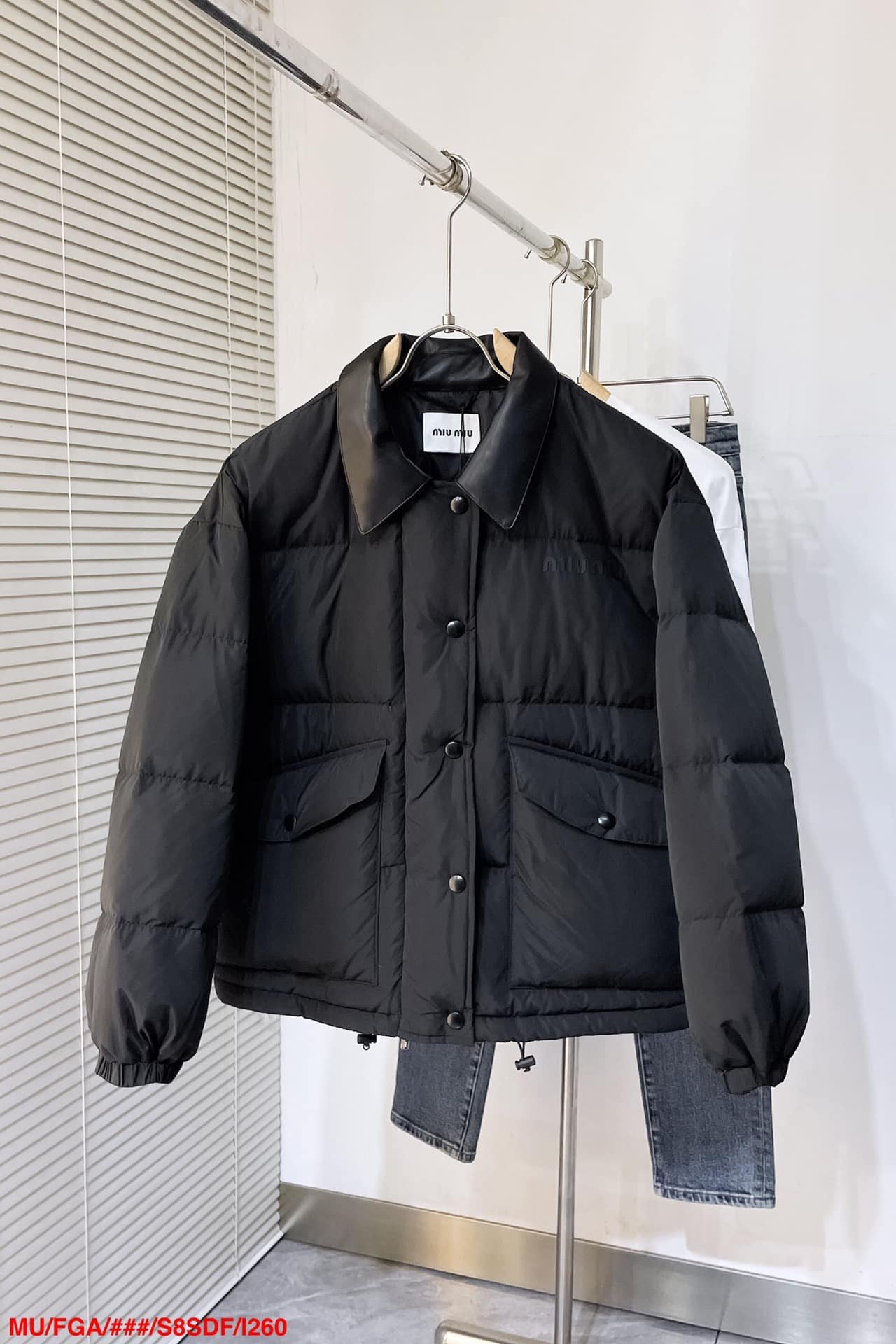 Technical pong�� cropped down jacket