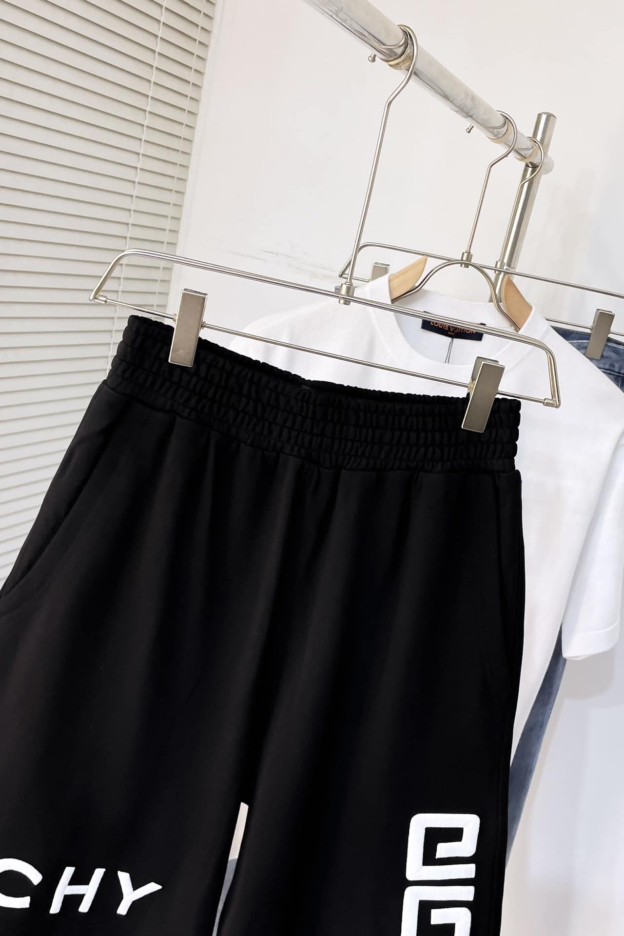 Givenchy 4G bermuda shorts in fleece