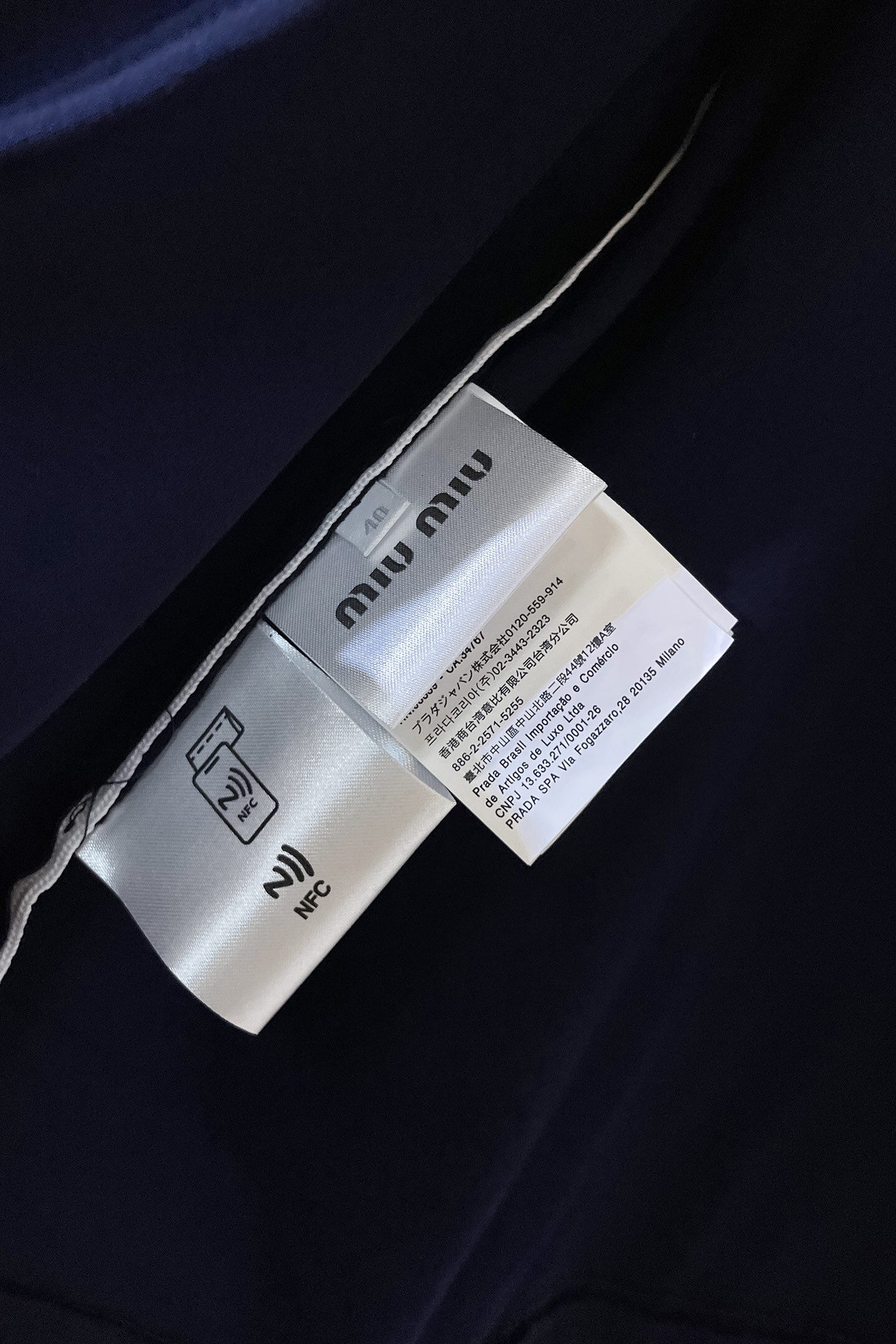 Nylon sweatshirt
