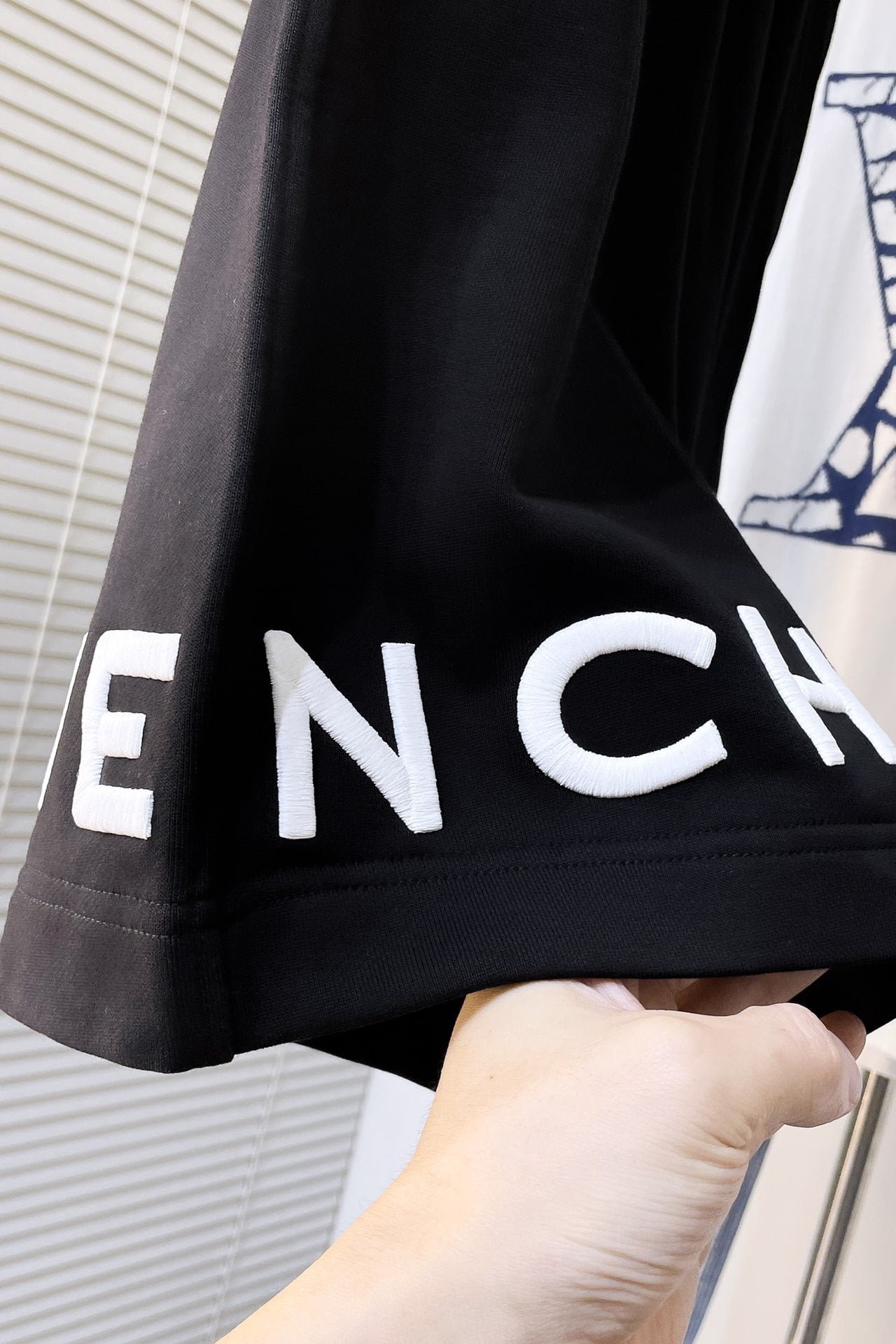 Givenchy 4G bermuda shorts in fleece