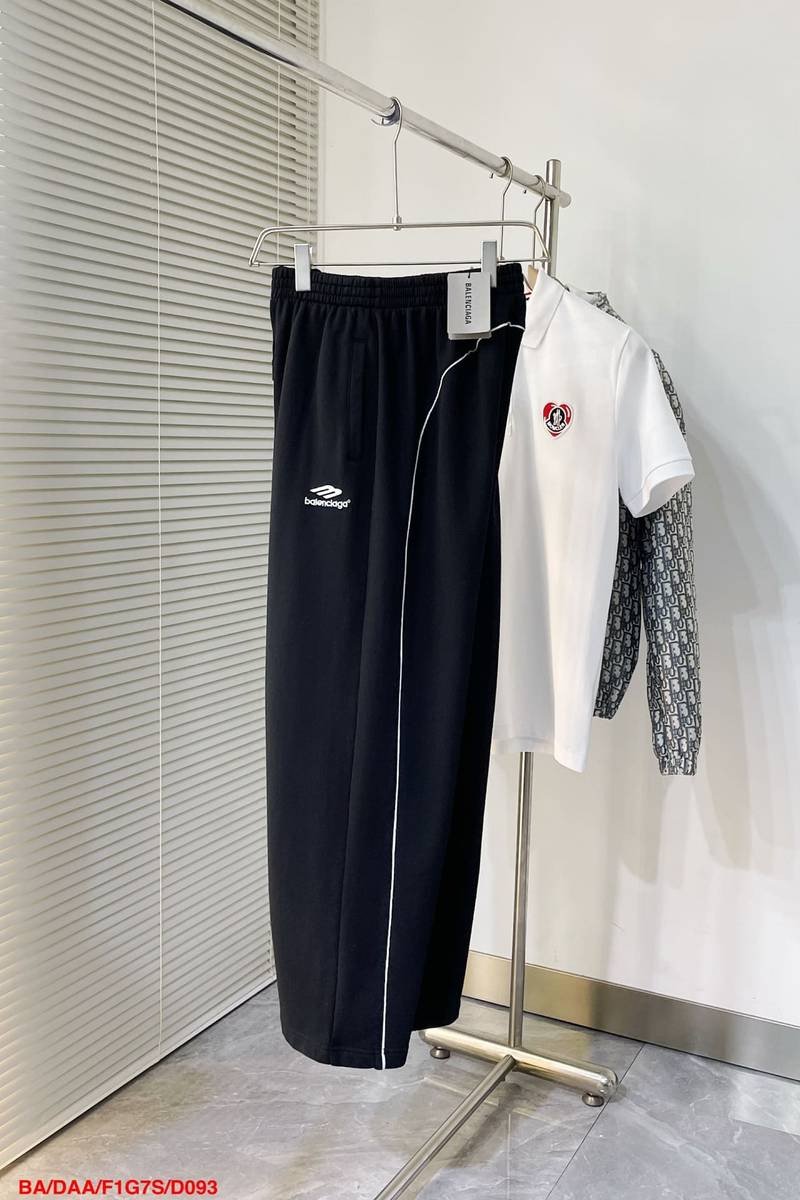 Balenciaga Soccer Baggy Sweatpants in black and white medium fleece