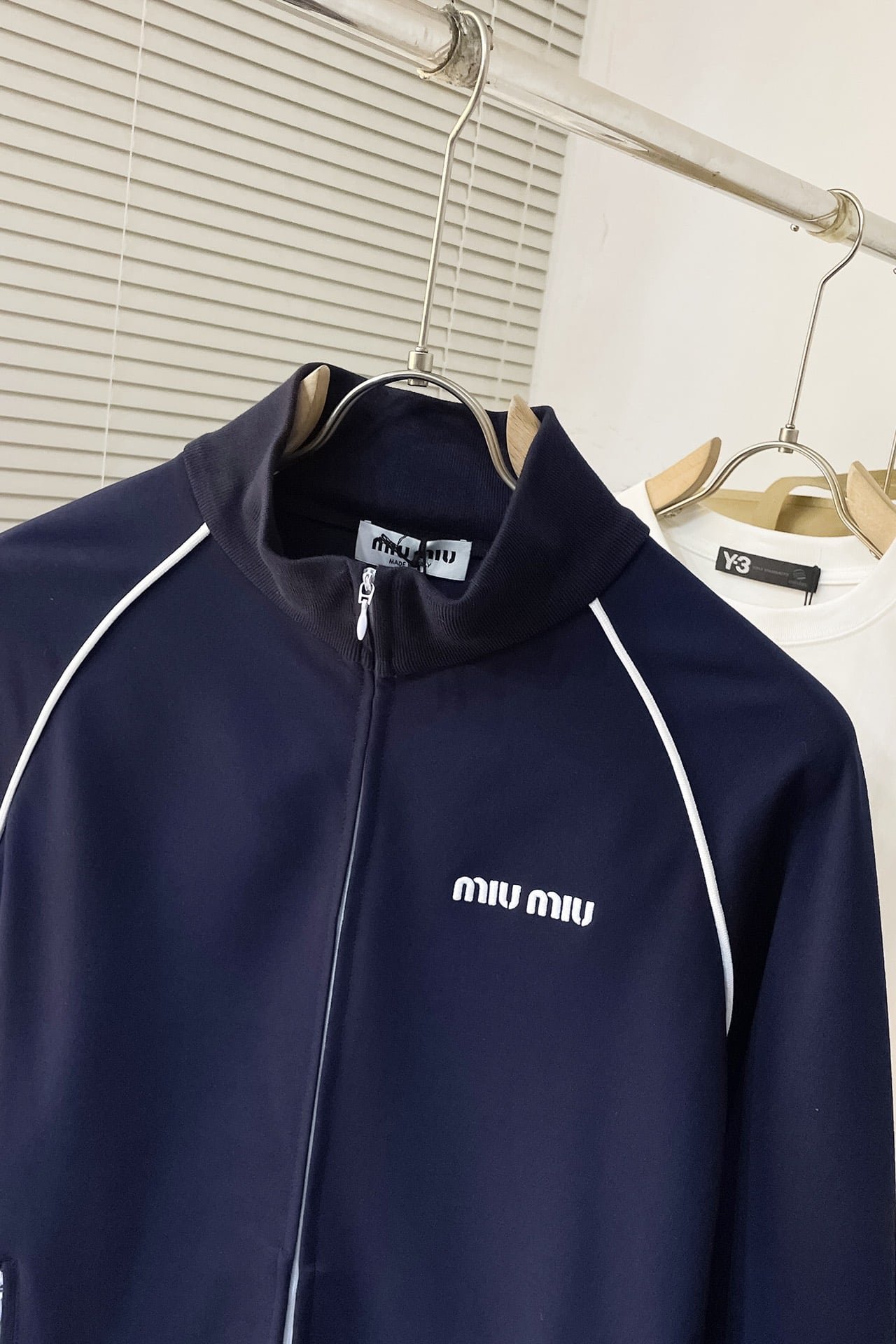 Nylon sweatshirt