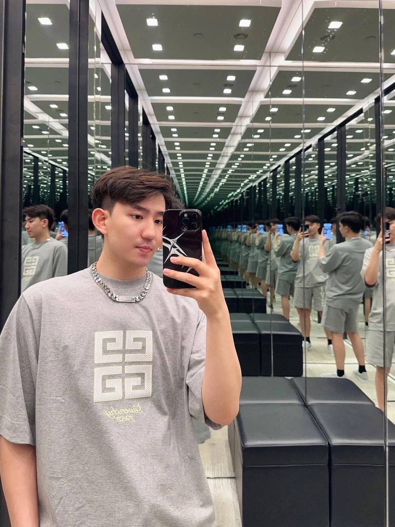 Givenchy 4G t-shirt in cotton