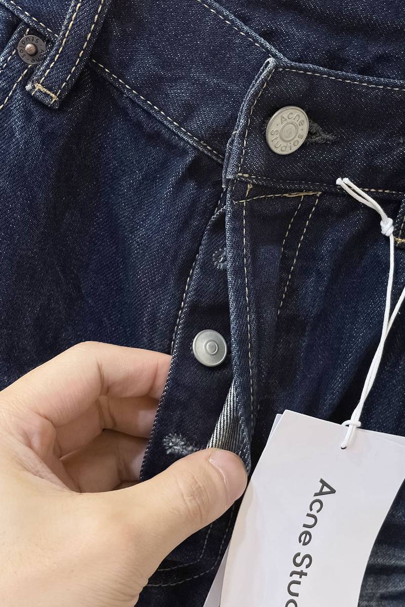 Loose fit jeans