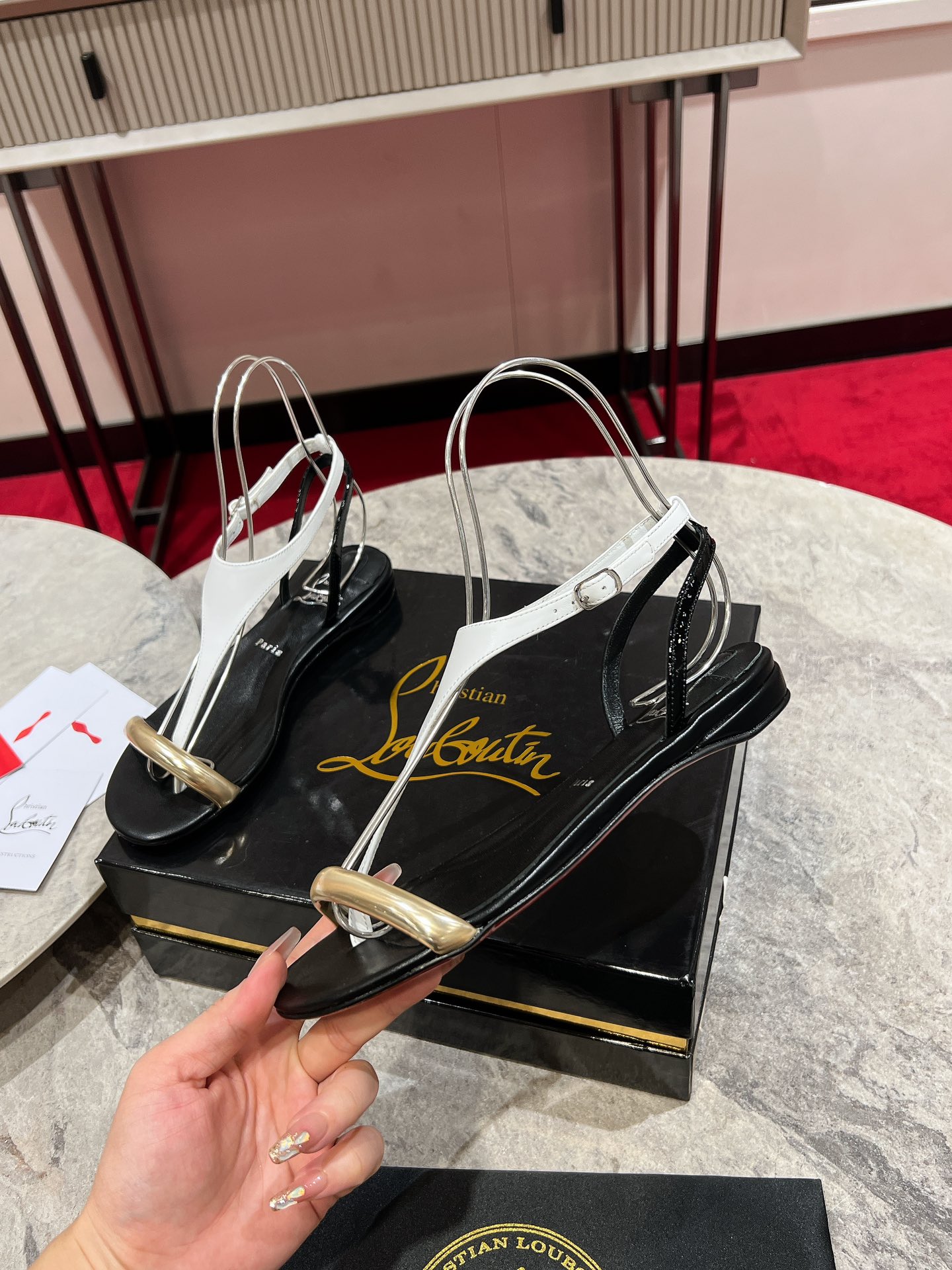 Louboutin Athinita Strappy Flat Sandals - Nappa leather and specchio - Multicolor