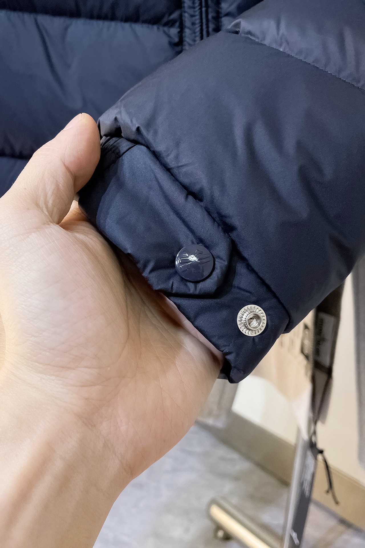 Solayan Hooded Short Down Jacket