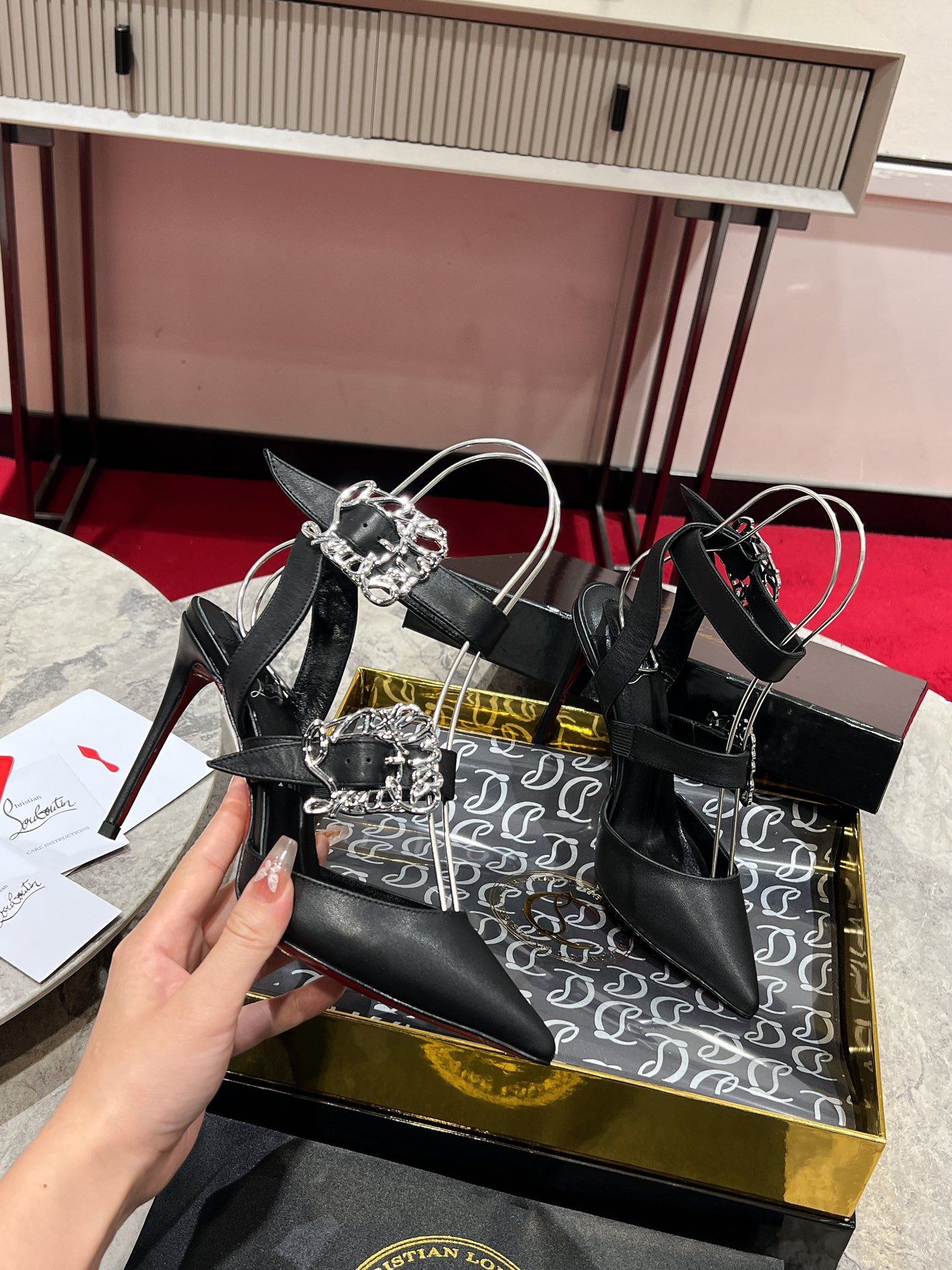 Louboutn GIDDYLINA - 100 MM STRAPPY PUMPS - NAPPA LEATHER - BLACK - WOMEN