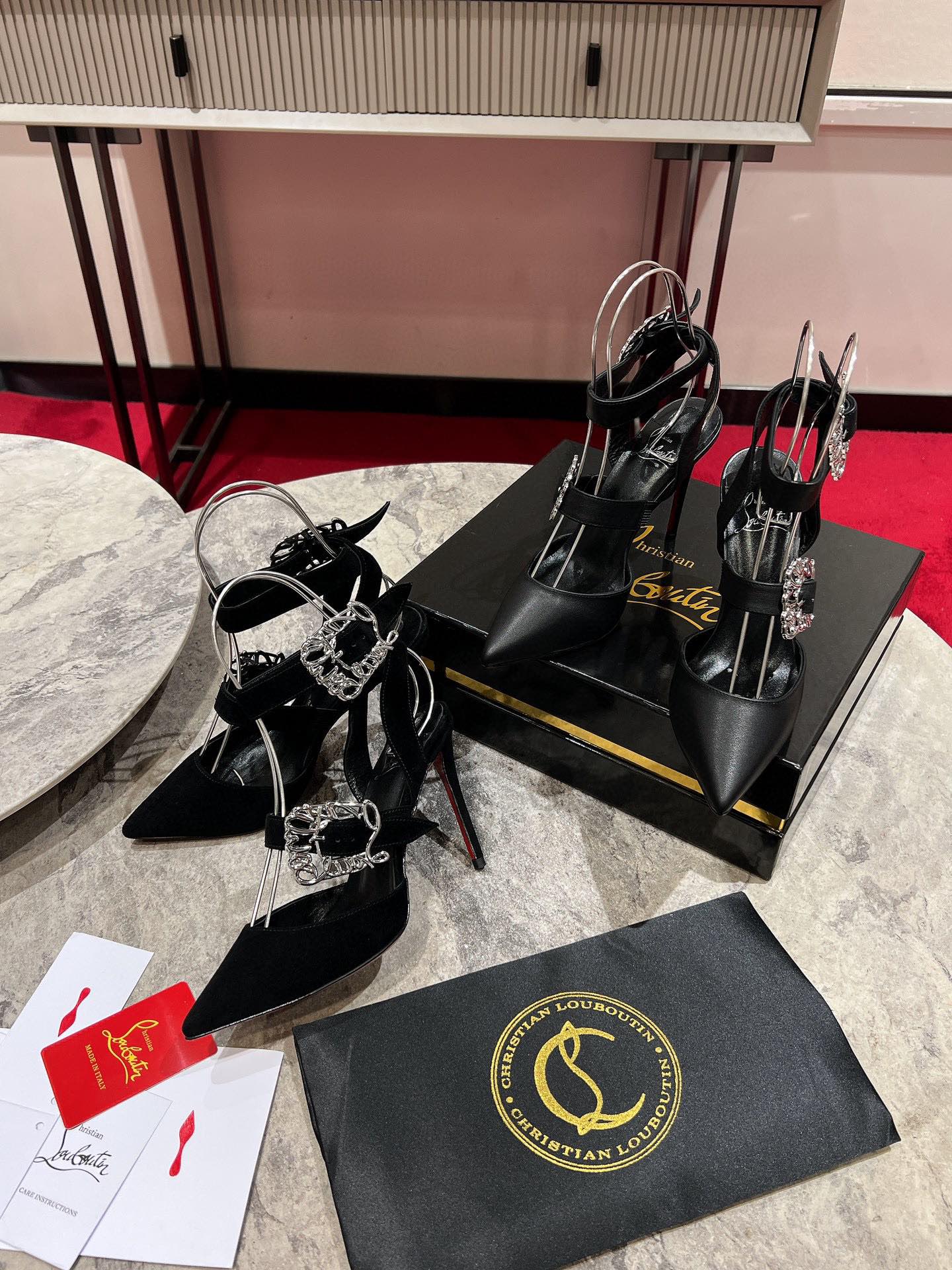 Louboutn GIDDYLINA - 100 MM STRAPPY PUMPS - NAPPA LEATHER - BLACK - WOMEN