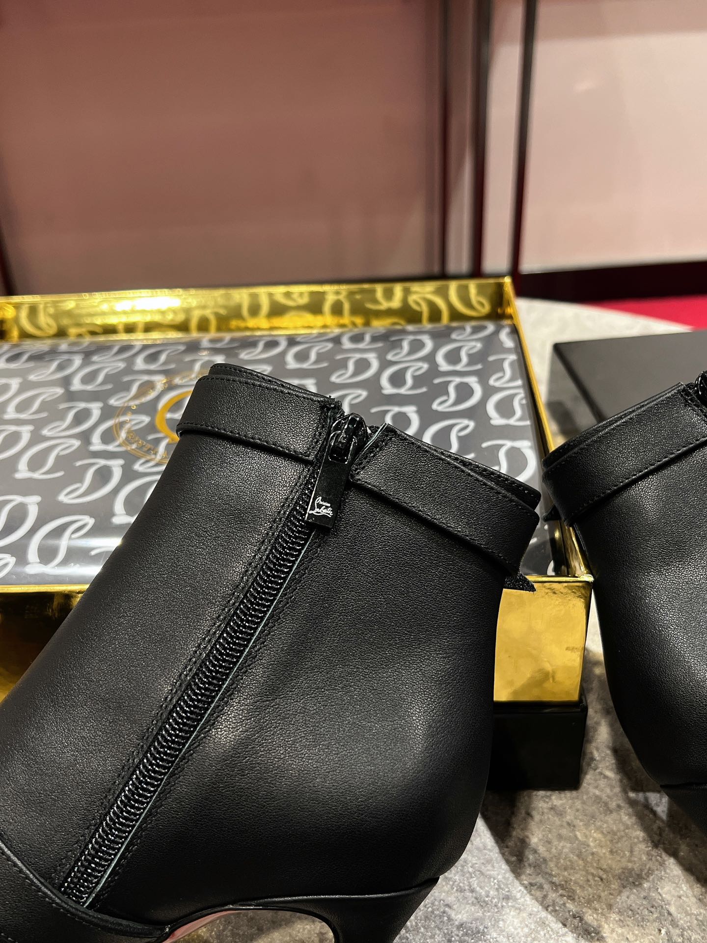 Louboutin Giddylina Booty 100 mm Low Boots - Calf leather - Black - Women