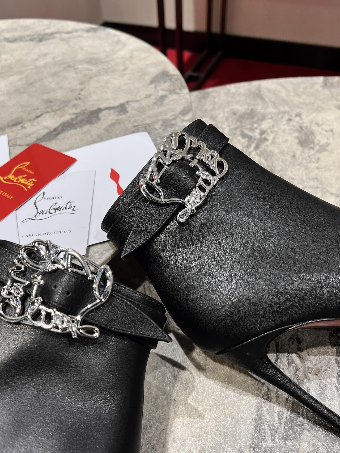 Louboutin Giddylina Booty 100 mm Low Boots - Calf leather - Black - Women