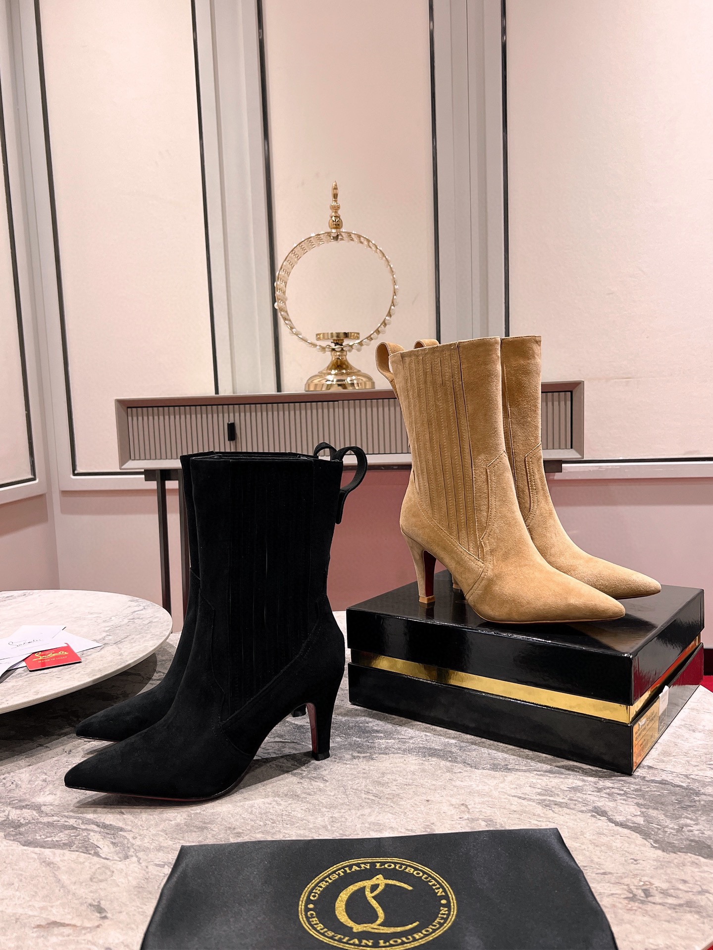 Louboutin Santigag 85 mm Low Boots - Veau velours - Lionne - Women