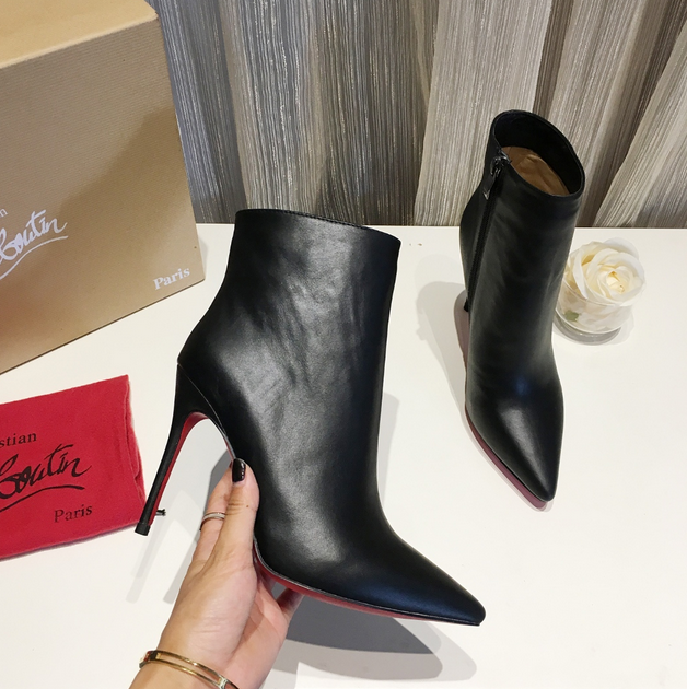 Louboutin So Kate 100 black leather ankle boots