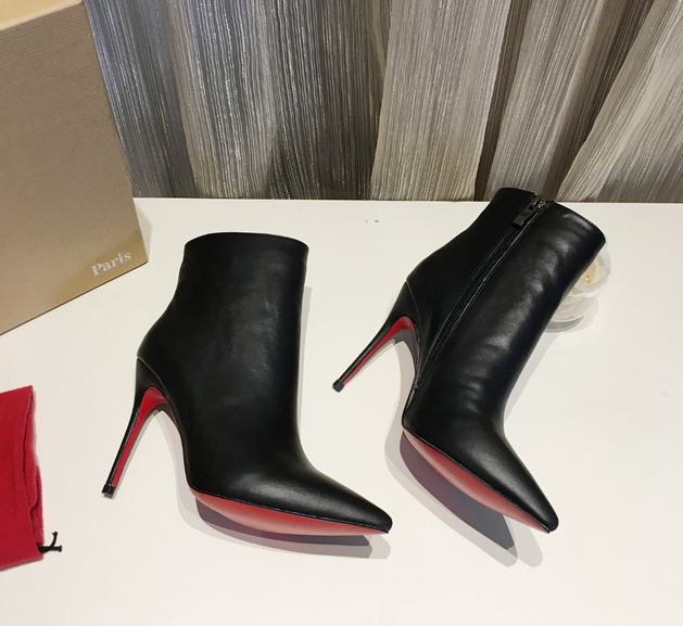 Louboutin So Kate 100 black leather ankle boots