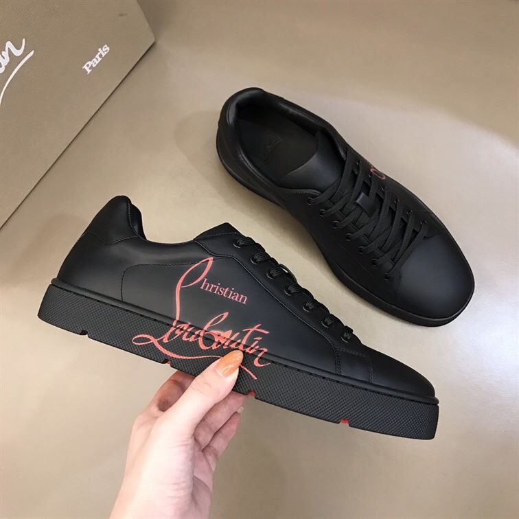 CHRISTIAN LOUBOUTIN LOW TOP SNEAKER   CLS021