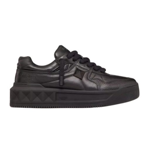VALENTINO ONE STUD XL NAPPA LEATHER LOW-TOP SNEAKER   VN009