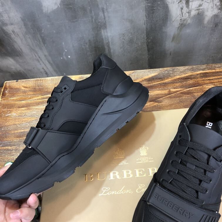 BURBERRY BLACK KINGDOM PRINT SNEAKERS   BBR030