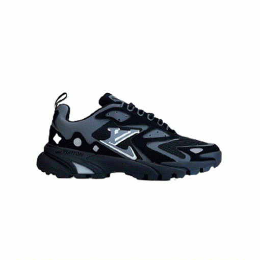 LOUIS VUITTON RUNNER TATIC SNEAKER   LVS026