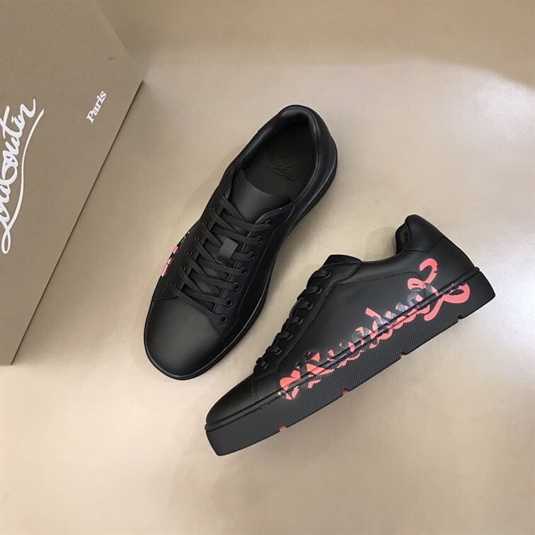 CHRISTIAN LOUBOUTIN LOW TOP SNEAKER   CLS020