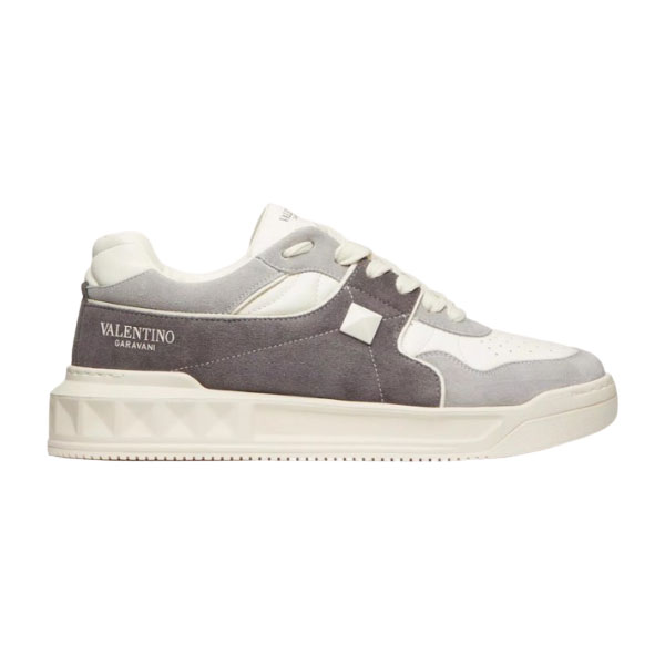 VALENTINO ONE STUD LOW-TOP SNEAKER IN SPLIT LEATHER AND NAPPA   VN010