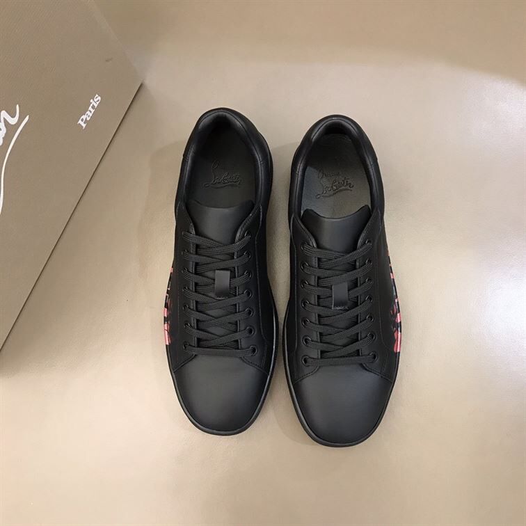 CHRISTIAN LOUBOUTIN LOW TOP SNEAKER   CLS020