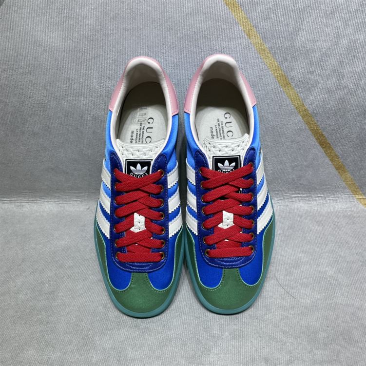 GUCCI X ADIDAS GAZELLE LOW-TOP SNEAKERS IN LIGHT BLUE   GCC029