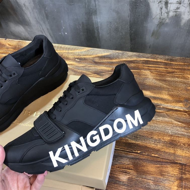 BURBERRY BLACK KINGDOM PRINT SNEAKERS   BBR030