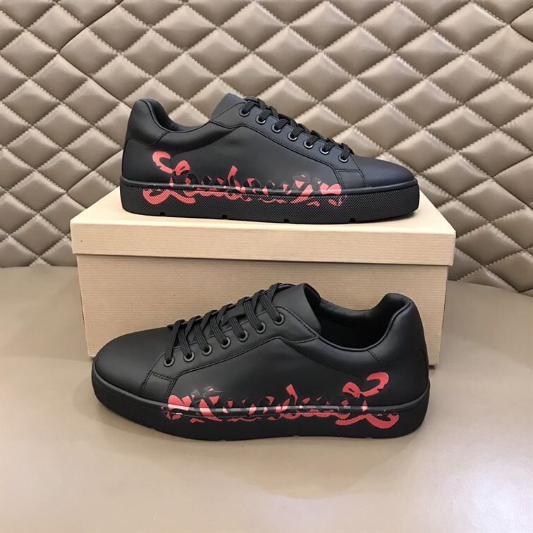 CHRISTIAN LOUBOUTIN LOW TOP SNEAKER   CLS020
