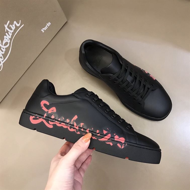 CHRISTIAN LOUBOUTIN LOW TOP SNEAKER   CLS020