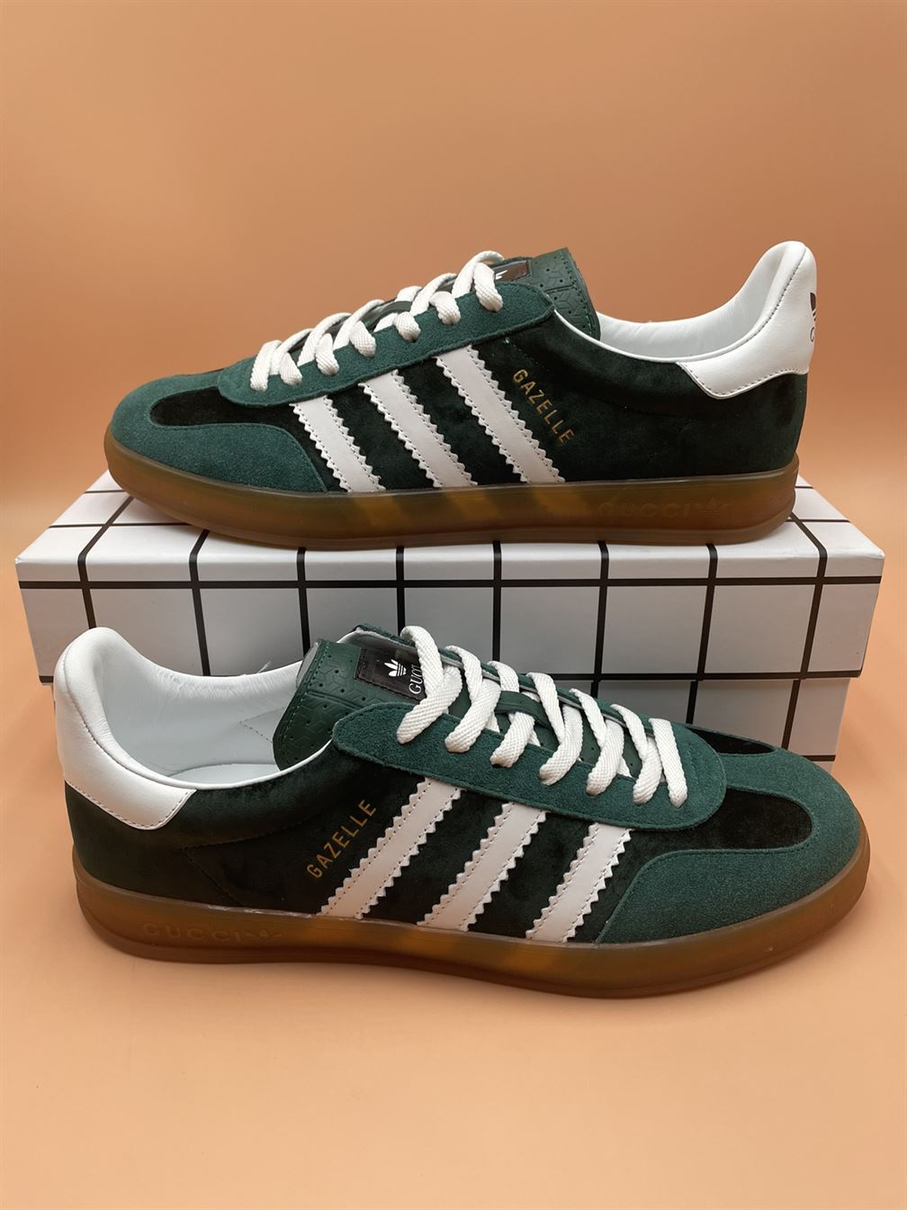 GUCCI X ADIDAS MENS GAZELLE SNEAKER   GCC021