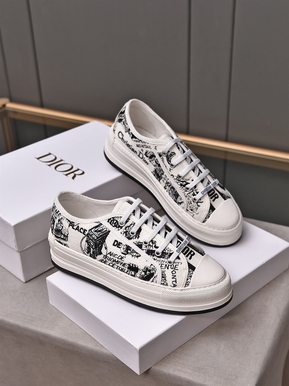 DIOR WALK��N��DIOR PLATFORM LOW-TOP SNEAKER   DO145
