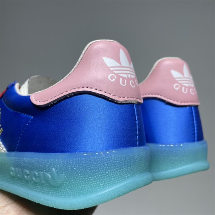 GUCCI X ADIDAS GAZELLE LOW-TOP SNEAKERS IN LIGHT BLUE   GCC029