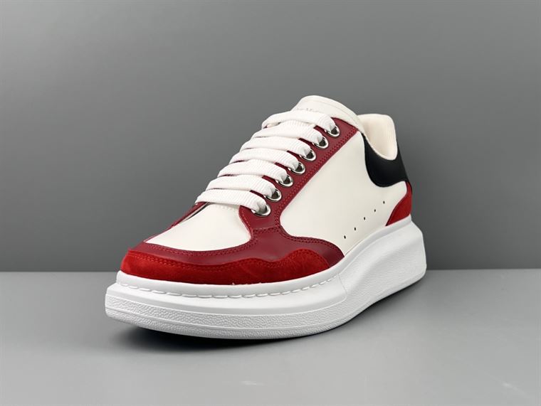 ALEXANDER MCQUEEN OVERSIZED SNEAKER IN BLACK/WHITE/RED   ALD037