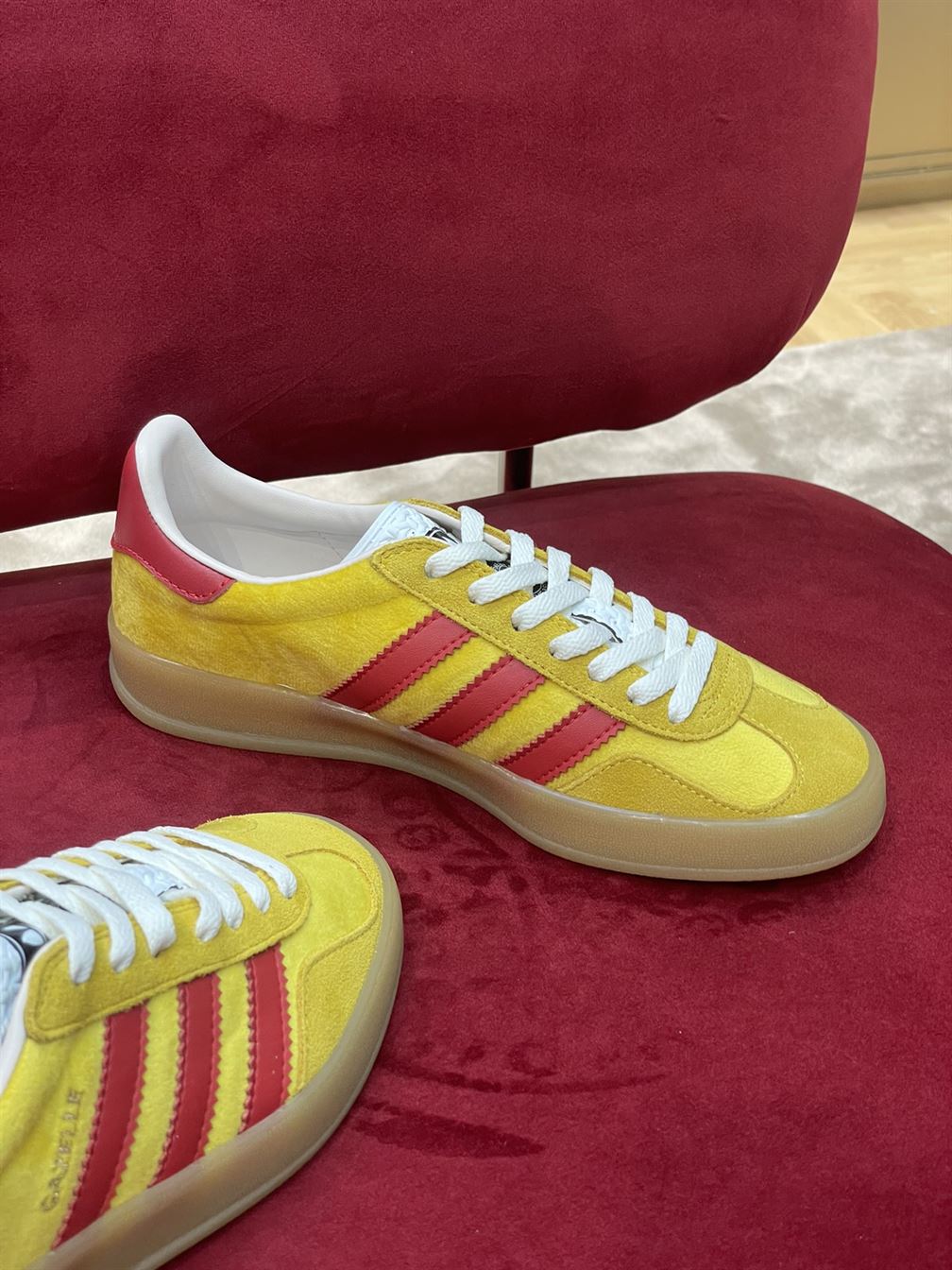 GUCCI X ADIDAS MENS GAZELLE SNEAKER   GCC023