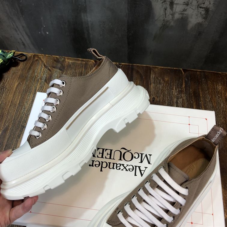 ALEXANDER MCQUEEN TREAD SLICK LOW-TOP SNEAKERS   ALD027