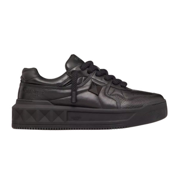 VALENTINO ONE STUD XL NAPPA LEATHER LOW-TOP SNEAKER   VN009