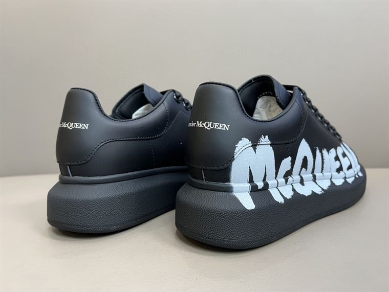 ALEXANDER MCQUEEN GRAFFITI OVERSIZED SNEAKER IN BLACK   ALD021
