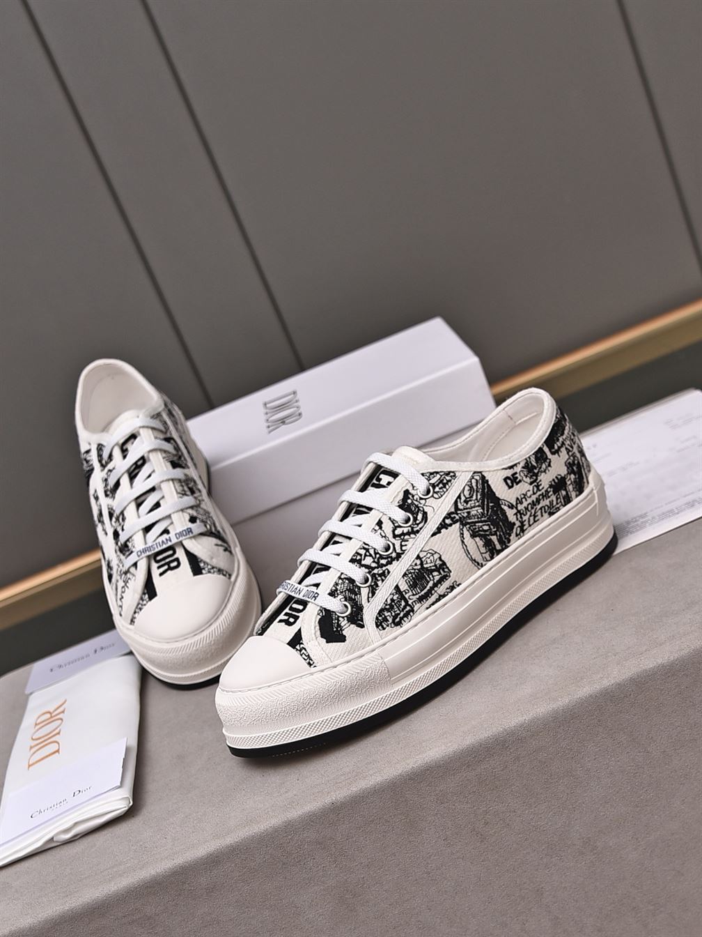 DIOR WALK��N��DIOR PLATFORM LOW-TOP SNEAKER   DO145