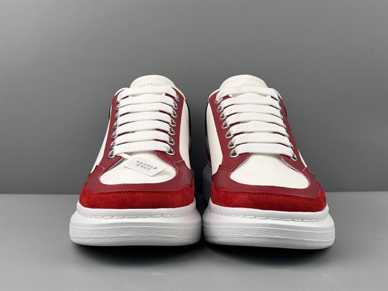 ALEXANDER MCQUEEN OVERSIZED SNEAKER IN BLACK/WHITE/RED   ALD037