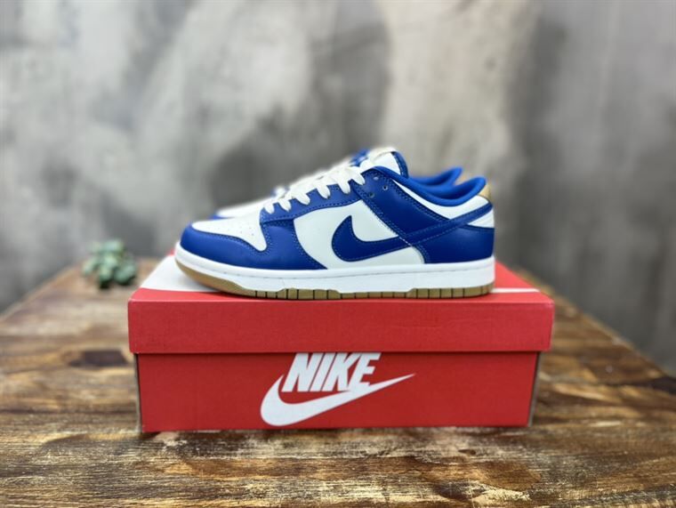 NIKE DUNK LOW KANSAS CITY RAYALS   NSN024