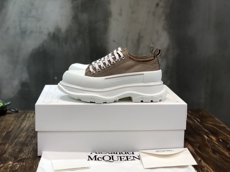 ALEXANDER MCQUEEN TREAD SLICK LOW-TOP SNEAKERS   ALD027