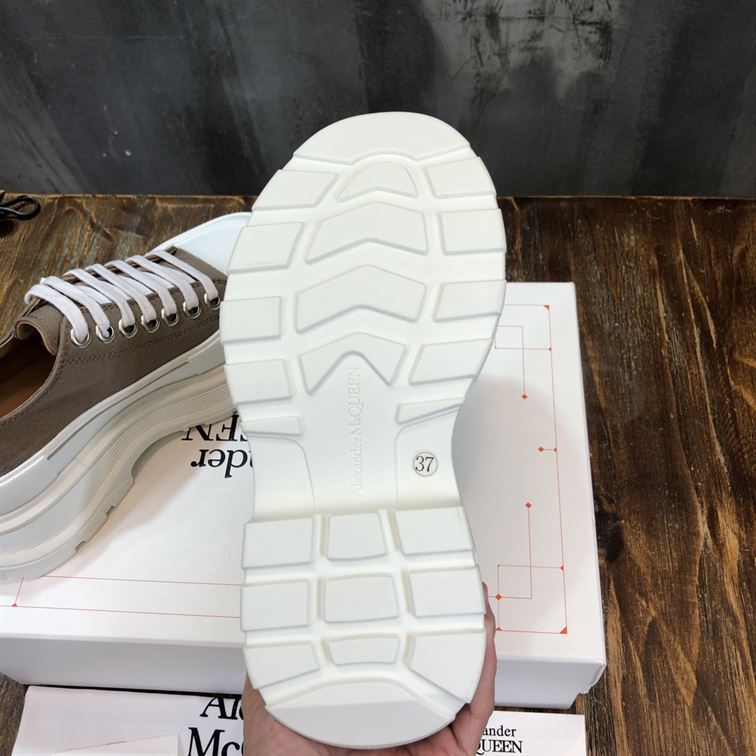 ALEXANDER MCQUEEN TREAD SLICK LOW-TOP SNEAKERS   ALD027